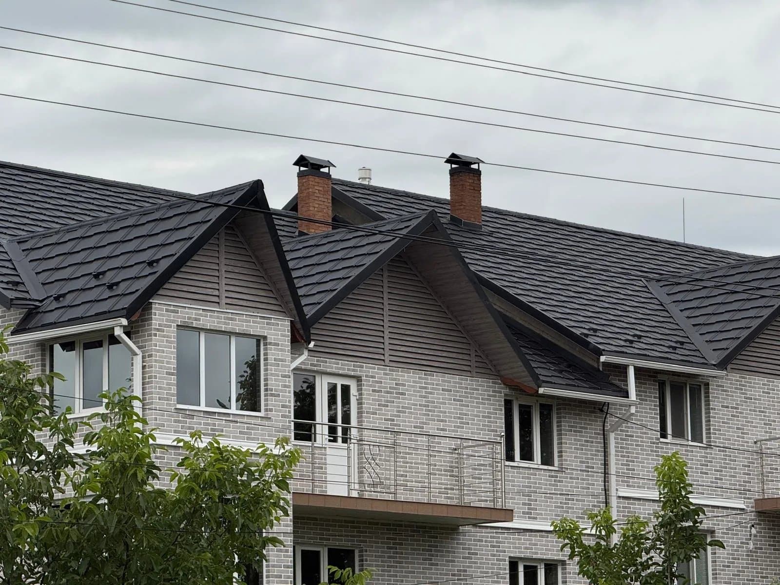 Britanic — Țiglă metalică SSAB · profil plat, minimalist · 50 ani