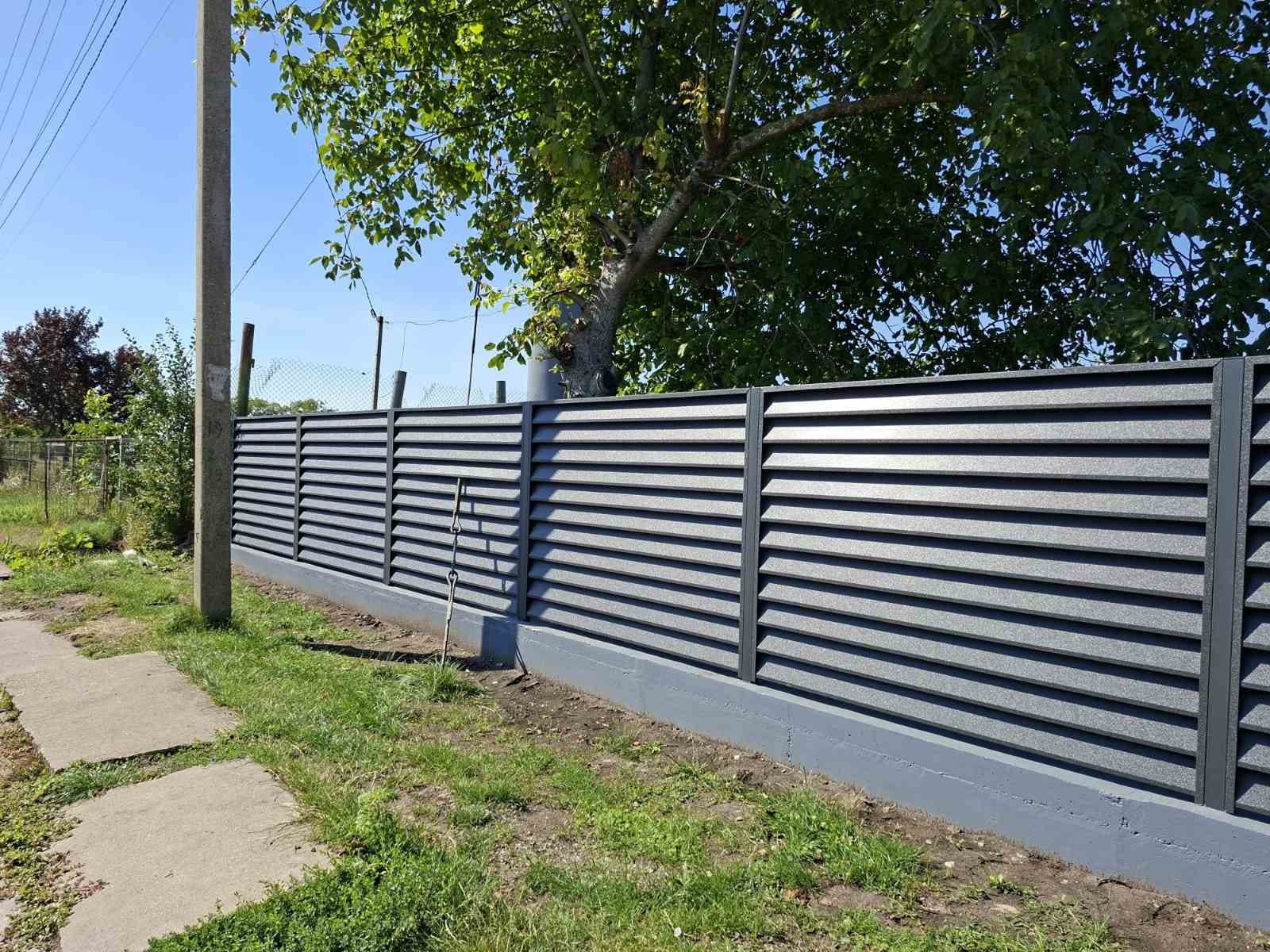 Gard IL12 pe soclu de beton