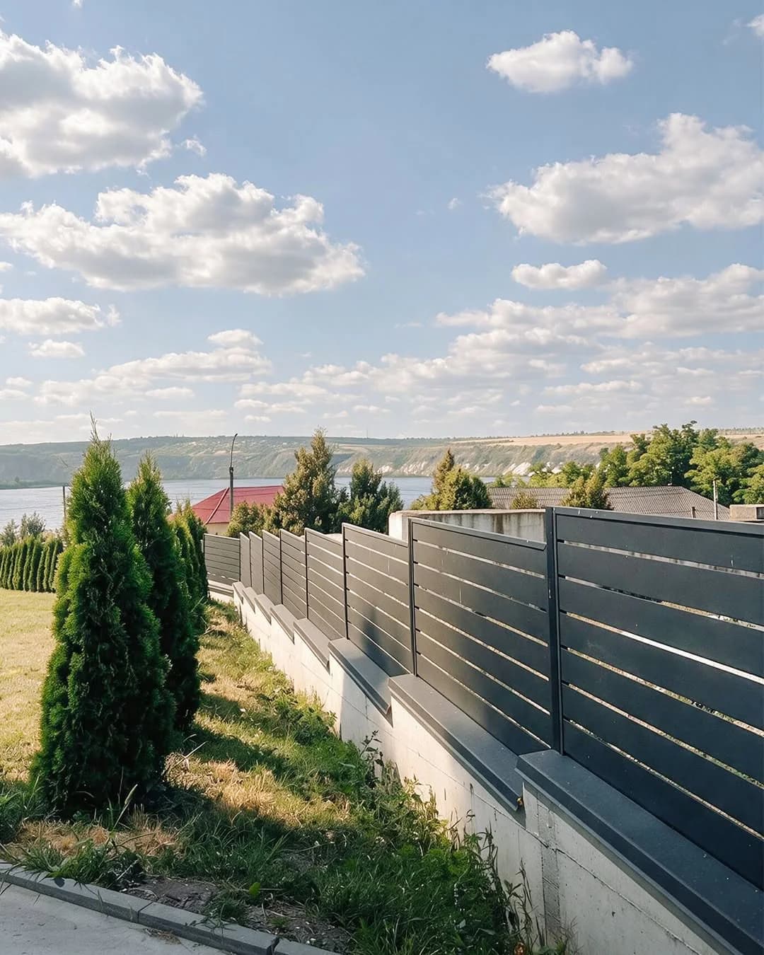Gard vertical combinat cu IL40 — biserica din Molovata — fotografie 4