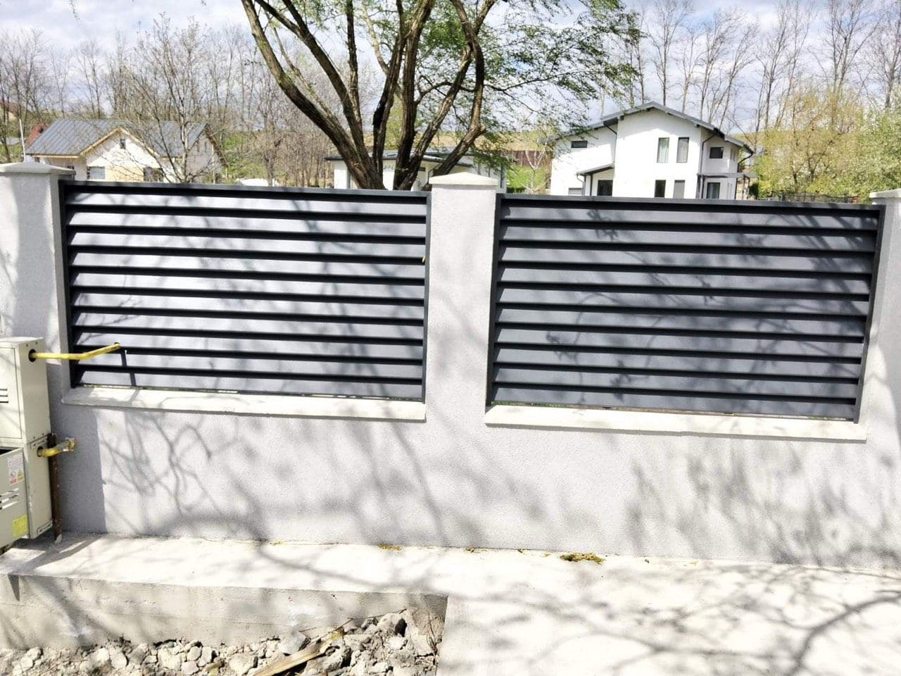 Gospodărie modernă — gard IL30, Bălți