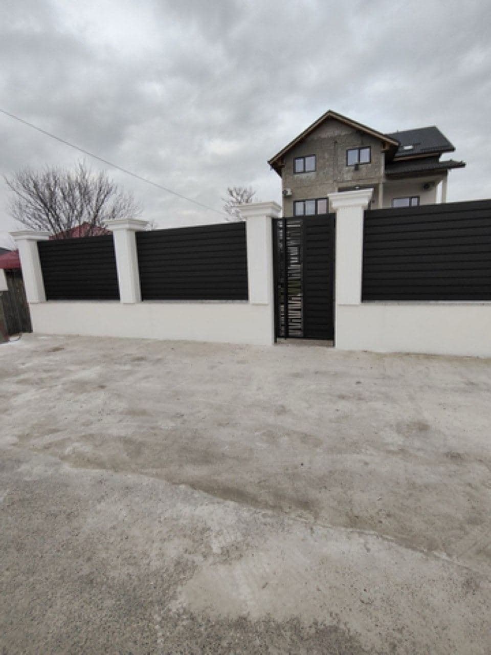Curte minimalistă — gard IL41, Anenii Noi
